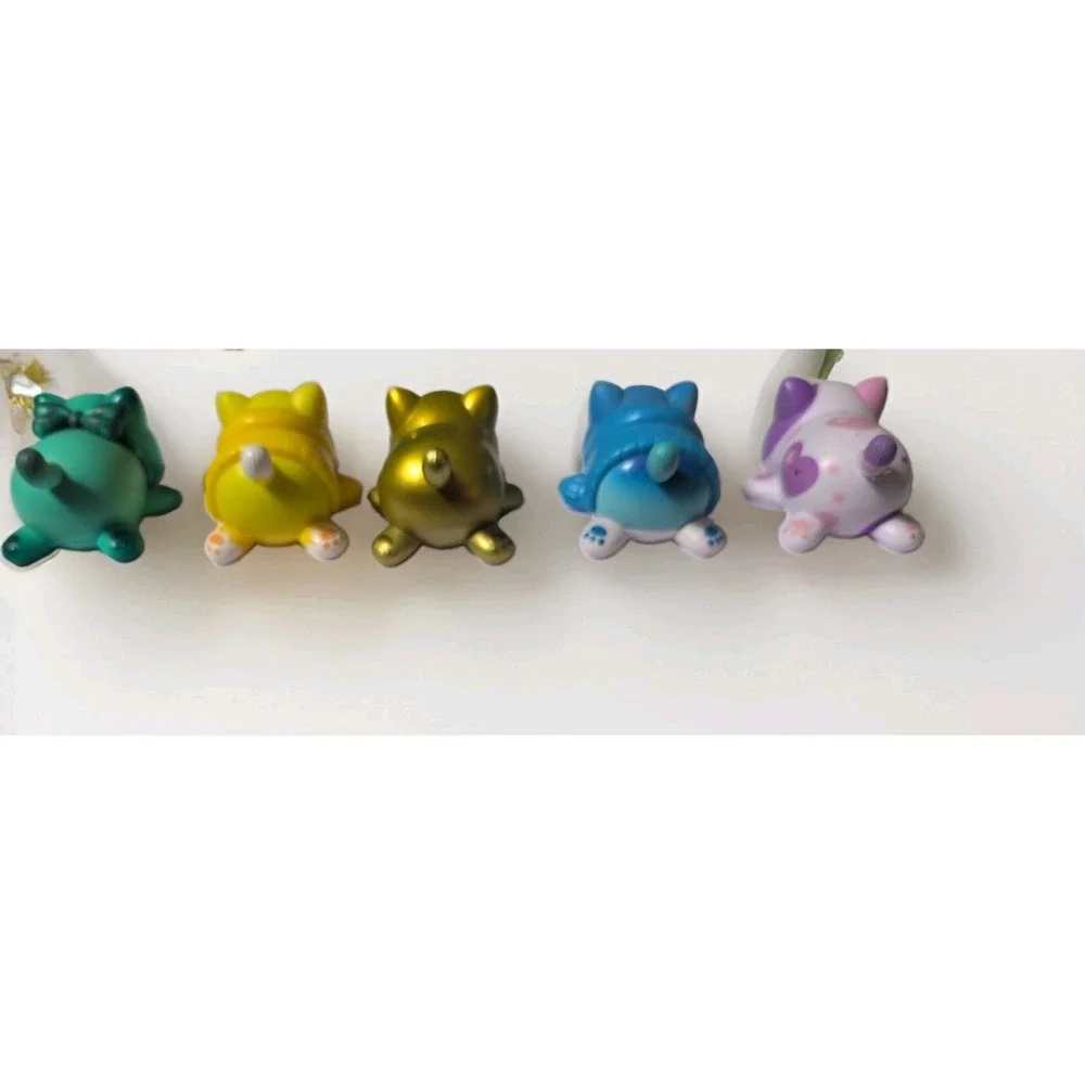 Aphmau Mystery MeeMeows Mini Figures Lot of 5 - Includes 3 GLOW IN THE DARK